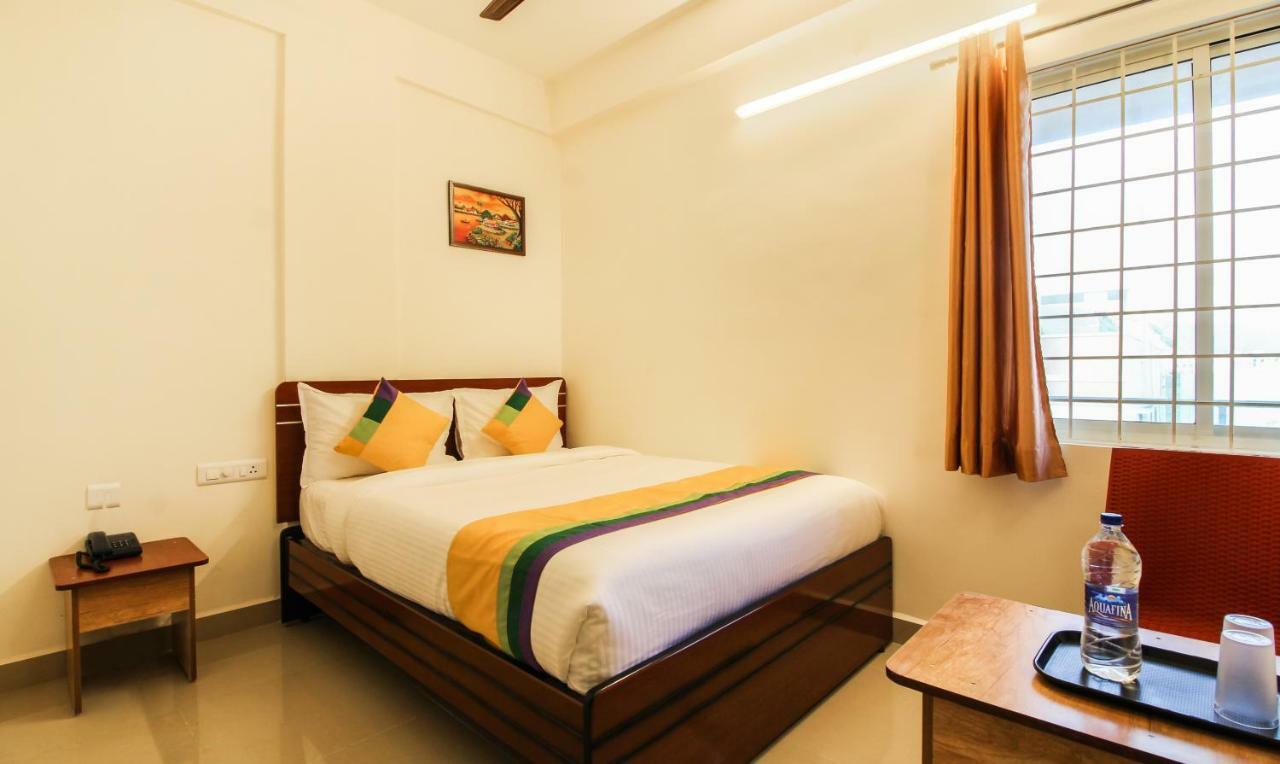 Itsy Hotels Riyas Grand Tirupati Exteriör bild